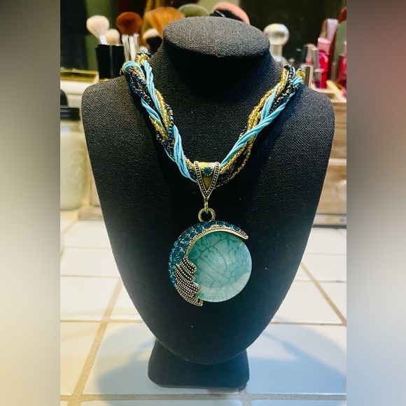 Jewelry - Boho Circle Beaded Turquoise Pendant with Rhinestones